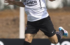 Willian durante treino do Corinthians esta manh no CT Joaquim Grava, Parque Ecolgico do Tiete. O time se prepara para o jogo contra o Santos, amanh, domingo, dia 08/05,  tarde, no estdio do Pacaembu, primeiro jogo das finais do Campeonato Paulista 2011