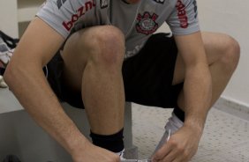 Julio Cesar nos vestiários antes da partida entre Corinthians x Santos, realizada esta tarde no estádio do Pacaembu, primeiro jogo das finais do Campeonato Paulista de 2011