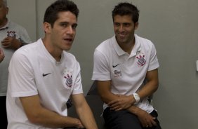 Marcelo Oliveira e Diego nos vestiários antes da partida entre Corinthians x Santos, realizada esta tarde no estádio do Pacaembu, primeiro jogo das finais do Campeonato Paulista de 2011