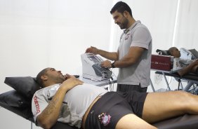 O atacante Adriano continua seu tratamento após cirurgia do tendão de Aquiles, com o fisioterapeuta Bruno Mazziotti. O time se prepara para o jogo contra o Santos, domingo, dia 15/05, à tarde, na Vila Belmiro, em Santos, decisão do Campeonato Paulista 2011