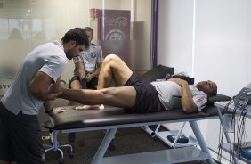O atacante Adriano continua seu tratamento após cirurgia do tendão de Aquiles, com o fisioterapeuta Bruno Mazziotti. O time se prepara para o jogo contra o Santos, domingo, dia 15/05, à tarde, na Vila Belmiro, em Santos, decisão do Campeonato Paulista 2011