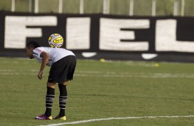 Dentinho durante o treino do Corinthians realizado esta tarde no CT Joaquim Grava, no Parque Ecológico do Tiete. O time se prepara para o jogo contra o Santos, domingo a tarde, dia 15/05, na Vila Belmiro, em Santos, decisão do Campeonato Paulista 2011