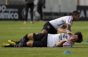 Jorge Henrique e Willian durante o treino do Corinthians realizado esta tarde no CT Joaquim Grava, no Parque Ecológico do Tiete. O time se prepara para o jogo contra o Santos, domingo a tarde, dia 15/05, na Vila Belmiro, em Santos, decisão do Campeonato Paulista 2011