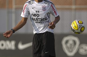 Liedson durante o treino do Corinthians realizado esta tarde no CT Joaquim Grava, no Parque Ecológico do Tiete. O time se prepara para o jogo contra o Santos, domingo a tarde, dia 15/05, na Vila Belmiro, em Santos, decisão do Campeonato Paulista 2011