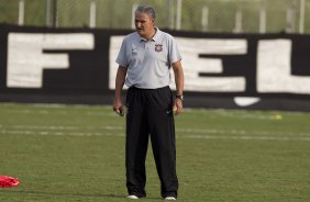 Tite durante o treino do Corinthians realizado esta tarde no CT Joaquim Grava, no Parque Ecológico do Tiete. O time se prepara para o jogo contra o Santos, domingo a tarde, dia 15/05, na Vila Belmiro, em Santos, decisão do Campeonato Paulista 2011
