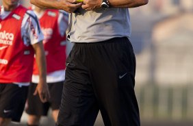 Tite durante o treino do Corinthians realizado esta tarde no CT Joaquim Grava, no Parque Ecológico do Tiete. O time se prepara para o jogo contra o Santos, domingo a tarde, dia 15/05, na Vila Belmiro, em Santos, decisão do Campeonato Paulista 2011