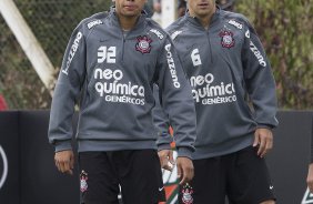 Dentinho e Alessandro; torcida pede a permanencia do atacante que deve fazer o seu ultimo jogo amanhã, durante o treino do Corinthians realizado esta manhã no CT Joaquim Grava, no Parque Ecológico do Tiete. O time se prepara para o jogo contra o Santos, domingo a tarde, dia 15/05, na Vila Belmiro, em Santos, decisão do Campeonato Paulista 2011