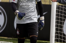 Jorge Henrique brinca de goleiro durante o treino do Corinthians realizado esta manhã no CT Joaquim Grava, no Parque Ecológico do Tiete. O time se prepara para o jogo contra o Santos, domingo a tarde, dia 15/05, na Vila Belmiro, em Santos, decisão do Campeonato Paulista 2011