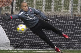 Julio Cesar durante o treino do Corinthians realizado esta manh no CT Joaquim Grava, no Parque Ecolgico do Tiete. O time se prepara para o jogo contra o Santos, domingo a tarde, dia 15/05, na Vila Belmiro, em Santos, deciso do Campeonato Paulista 2011