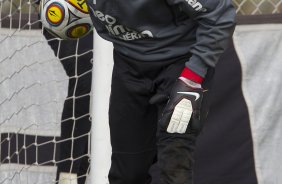 Julio Cesar durante o treino do Corinthians realizado esta manh no CT Joaquim Grava, no Parque Ecolgico do Tiete. O time se prepara para o jogo contra o Santos, domingo a tarde, dia 15/05, na Vila Belmiro, em Santos, deciso do Campeonato Paulista 2011