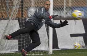 Julio Cesar durante o treino do Corinthians realizado esta manhã no CT Joaquim Grava, no Parque Ecológico do Tiete. O time se prepara para o jogo contra o Santos, domingo a tarde, dia 15/05, na Vila Belmiro, em Santos, decisão do Campeonato Paulista 2011
