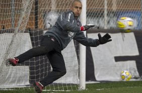 Julio Cesar durante o treino do Corinthians realizado esta manh no CT Joaquim Grava, no Parque Ecolgico do Tiete. O time se prepara para o jogo contra o Santos, domingo a tarde, dia 15/05, na Vila Belmiro, em Santos, deciso do Campeonato Paulista 2011