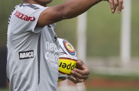 Liedson durante o treino do Corinthians realizado esta manhã no CT Joaquim Grava, no Parque Ecológico do Tiete. O time se prepara para o jogo contra o Santos, domingo a tarde, dia 15/05, na Vila Belmiro, em Santos, decisão do Campeonato Paulista 2011