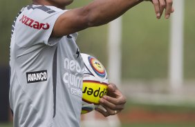 Liedson durante o treino do Corinthians realizado esta manh no CT Joaquim Grava, no Parque Ecolgico do Tiete. O time se prepara para o jogo contra o Santos, domingo a tarde, dia 15/05, na Vila Belmiro, em Santos, deciso do Campeonato Paulista 2011