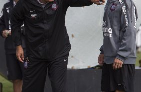 Tite e Alessandro que volta ao time amanhã, durante o treino do Corinthians realizado esta manhã no CT Joaquim Grava, no Parque Ecológico do Tiete. O time se prepara para o jogo contra o Santos, domingo a tarde, dia 15/05, na Vila Belmiro, em Santos, decisão do Campeonato Paulista 2011