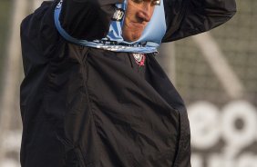 Tite durante treino do Corinthians esta tarde no CT Joaquim Grava, no Parque Ecolgico do Tiete. O time se prepara para o jogo contra o Grmio, domingo a tarde, dia 22/05, no estdio Olmpico, em Porto Alegre, pela 1 rodada do Brasileiro 2011