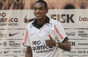 Ednilson foi apresentado na tarde de hoje no Parque Ecolgico Joaquim Grava como novo jogador do Corinthians