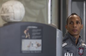 Liedson durante treino do Corinthians esta manhã no CT Joaquim Grava, no Parque Ecológico do
Tiete. O time se prepara para o jogo contra o Coritiba, dia 29/05, domingo a tarde, no estádio da Fonte Luminosa, em Araraquara, pela 2ª rodada do Brasileirão 2011