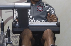 Liedson durante treino do Corinthians esta manh no CT Joaquim Grava, no Parque Ecolgico do 
Tiete. O time se prepara para o jogo contra o Coritiba, dia 29/05, domingo a tarde, no estdio da Fonte Luminosa, em Araraquara, pela 2 rodada do Brasileiro 2011