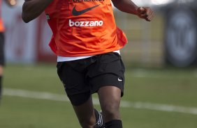 Edenilson durante treino do Corinthians esta manh no CT Joaquim Grava, no Parque Ecolgico do Tiete. O time se prepara para o jogo contra o Coritiba, dia 29/05, domingo a tarde, no estdio da Fonte Luminosa, em Araraquara, pela 2 rodada do Brasileiro 2011