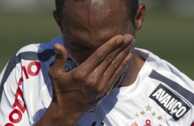 Liedson durante treino do Corinthians esta manh no CT Joaquim Grava, no Parque Ecolgico do Tiete. O time se prepara para o jogo contra o Coritiba, dia 29/05, domingo a tarde, no estdio da Fonte Luminosa, em Araraquara, pela 2 rodada do Brasileiro 2011