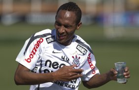 Liedson durante treino do Corinthians esta manh no CT Joaquim Grava, no Parque Ecolgico do Tiete. O time se prepara para o jogo contra o Coritiba, dia 29/05, domingo a tarde, no estdio da Fonte Luminosa, em Araraquara, pela 2 rodada do Brasileiro 2011