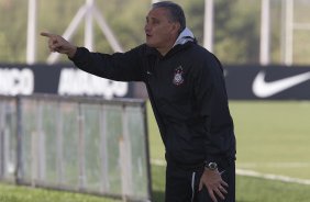 Tite durante treino do Corinthians esta manh no CT Joaquim Grava, no Parque Ecolgico do Tiete. O time se prepara para o jogo contra o Coritiba, dia 29/05, domingo a tarde, no estdio da Fonte Luminosa, em Araraquara, pela 2 rodada do Brasileiro 2011