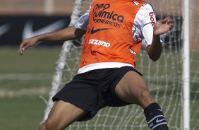 Weldinho durante treino do Corinthians esta manh no CT Joaquim Grava, no Parque Ecolgico do Tiete. O time se prepara para o jogo contra o Coritiba, dia 29/05, domingo a tarde, no estdio da Fonte Luminosa, em Araraquara, pela 2 rodada do Brasileiro 2011