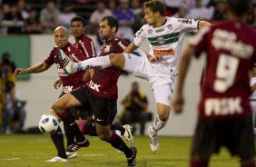 Danilo faz o segundo gol do Corinthians durante a partida entre Corinthians x Coritiba, realizada esta tarde no estdio da Fonte, em Araraquara/SP, segunda rodada do Campeonato Brasileiro de 2011