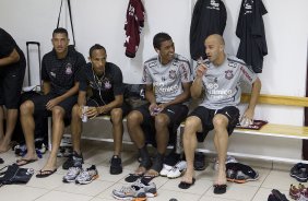Jogadores nos vestiários antes da partida entre Corinthians x Coritiba, realizada esta tarde no estádio da Fonte, em Araraquara/SP, segunda rodada do Campeonato Brasileiro de 2011