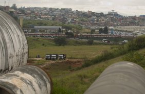 Hoje pela manhã começaram os trabalhos de terraplanagem do local onde será construído o futuro estádio do Corinthians, no bairro de Itaquera, zona leste de São Paulo. O time se prepara para o jogo contra o Flamengo, dia 05/06, domingo a tarde, no estádio do Engenhão, no Rio de Janeiro, pela 3ª rodada do Brasileirão 2011