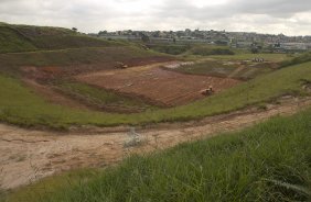 Hoje pela manhã começaram os trabalhos de terraplanagem do local onde será construído o futuro estádio do Corinthians, no bairro de Itaquera, zona leste de São Paulo. O time se prepara para o jogo contra o Flamengo, dia 05/06, domingo a tarde, no estádio do Engenhão, no Rio de Janeiro, pela 3ª rodada do Brasileirão 2011