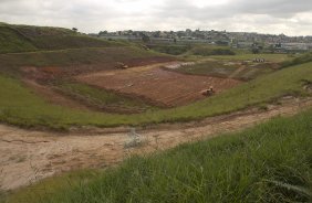 Hoje pela manh comearam os trabalhos de terraplanagem do local onde ser construdo o futuro estdio do Corinthians, no bairro de Itaquera, zona leste de So Paulo. O time se prepara para o jogo contra o Flamengo, dia 05/06, domingo a tarde, no estdio do Engenho, no Rio de Janeiro, pela 3 rodada do Brasileiro 2011