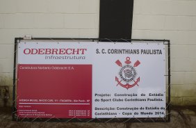 Hoje pela manhã começaram os trabalhos de terraplanagem do local onde será construído o futuro estádio do Corinthians, no bairro de Itaquera, zona leste de São Paulo. O time se prepara para o jogo contra o Flamengo, dia 05/06, domingo a tarde, no estádio do Engenhão, no Rio de Janeiro, pela 3ª rodada do Brasileirão 2011