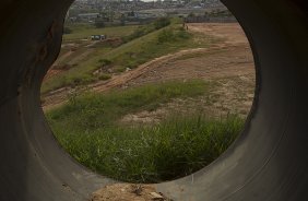 Hoje pela manhã começaram os trabalhos de terraplanagem do local onde será construído o futuro estádio do Corinthians, no bairro de Itaquera, zona leste de São Paulo. O time se prepara para o jogo contra o Flamengo, dia 05/06, domingo a tarde, no estádio do Engenhão, no Rio de Janeiro, pela 3ª rodada do Brasileirão 2011