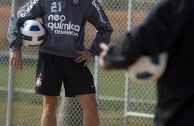 Alex durante treino do Corinthians esta manh no CT Joaquim Grava, no Parque Ecolgico do Tiete. O time se prepara para o jogo contra o Flamengo, dia 05/06, domingo a tarde, no estdio do Engenho, pela 3 rodada do Brasileiro 2011