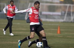 Leandro Castn durante treino do Corinthians esta manh no CT Joaquim Grava, no Parque Ecolgico do Tiete. O time se prepara para o jogo contra o Flamengo, dia 05/06, domingo a tarde, no estdio do Engenho, pela 3 rodada do Brasileiro 2011