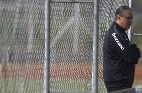 Tite durante treino do Corinthians esta manh no CT Joaquim Grava, no Parque Ecolgico do Tiete. O time se prepara para o jogo contra o Flamengo, dia 05/06, domingo a tarde, no estdio do Engenho, pela 3 rodada do Brasileiro 2011