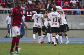 Comemorao do gol de Willian durante a partida entre Flamengo x Corinthians, realizada esta tarde no estdio do Engenho, na cidade do Rio de Janeiro, pela terceira rodada do Campeonato Brasileiro de 2011