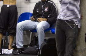 Wallace(c) e Liedson(d) nos vestirios antes da partida entre Flamengo x Corinthians, realizada esta tarde no estdio do Engenho, na cidade do Rio de Janeiro, pela terceira rodada do Campeonato Brasileiro de 2011