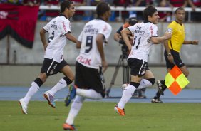 Willian comemora seu gol durante a partida entre Flamengo x Corinthians, realizada esta tarde no estdio do Engenho, na cidade do Rio de Janeiro, pela terceira rodada do Campeonato Brasileiro de 2011