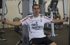 Danilo durante treino do Corinthians esta manh no CT Joaquim Grava, no Parque Ecolgico do Tiete. O time se prepara para o jogo contra o Fluminense, dia 12/06, domingo a tarde, no estdio do Pacaembu, pela 4 rodada do Brasileiro 2011