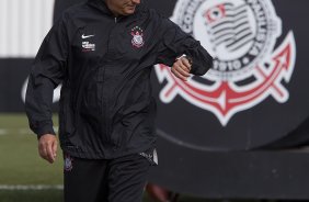 Tite durante treino do Corinthians esta manhã no CT Joaquim Grava, no Parque Ecológico do Tiete. O time se prepara para o jogo contra o Fluminense, dia 12/06, domingo a tarde, no estádio do Pacaembu, pela 4ª rodada do Brasileirão 2011