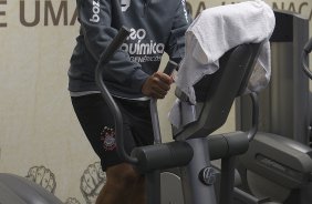 Adriano durante treino do Corinthians esta tarde no CT Joaquim Grava, no Parque Ecolgico do Tiete. O time se prepara para o jogo contra o Fluminense, dia 12/06, domingo a tarde, no estdio do Pacaembu, pela 4 rodada do Brasileiro 2011