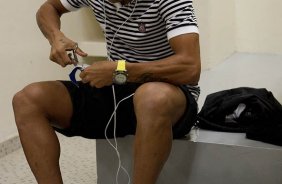 Emerson nos vestiários antes da partida entre Corinthians x Fluminense, realizada esta tarde no estádio do Pacaembu, pela 4ª rodada do Campeonato Brasileiro de 2011