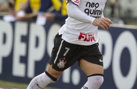 Willian comemora seu segundo gol de penalti durante a partida entre Corinthians x Fluminense, realizada esta tarde no estdio do Pacaembu, pela 4 rodada do Campeonato Brasileiro de 2011