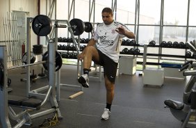 Adriano durante treino do Corinthians esta tarde no CT Joaquim Grava, no Parque Ecolgico do Tiete. O time se prepara para o jogo contra o So Paulo, dia 26/06, domingo a tarde, no estdio do Pacaembu, pela 6 rodada do Brasileiro 2011