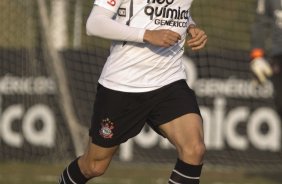 Leandro Castn durante treino do Corinthians esta tarde no CT Joaquim Grava, no Parque Ecolgico do Tiete. O time se prepara para o jogo contra o So Paulo, dia 26/06, domingo a tarde, no estdio do Pacaembu, pela 6 rodada do Brasileiro 2011