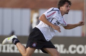 Paulo Andr durante treino do Corinthians esta tarde no CT Joaquim Grava, no Parque Ecolgico do Tiete. O time se prepara para o jogo contra o So Paulo, dia 26/06, domingo a tarde, no estdio do Pacaembu, pela 6 rodada do Brasileiro 2011