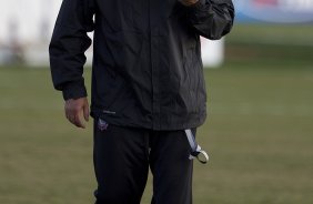 Tite durante treino do Corinthians esta tarde no CT Joaquim Grava, no Parque Ecolgico do Tiete. O time se prepara para o jogo contra o So Paulo, dia 26/06, domingo a tarde, no estdio do Pacaembu, pela 6 rodada do Brasileiro 2011